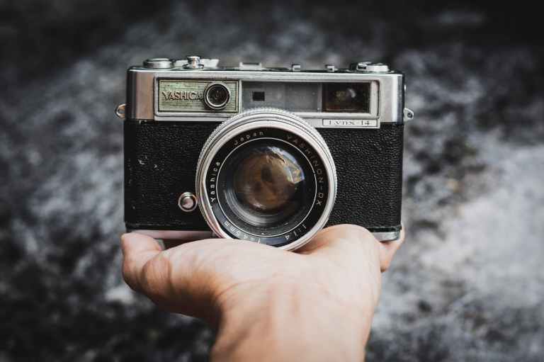 black and grey yashica camera